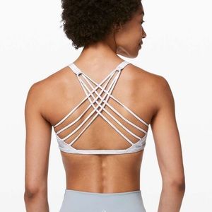 Lululemon free to be wild bra size 4